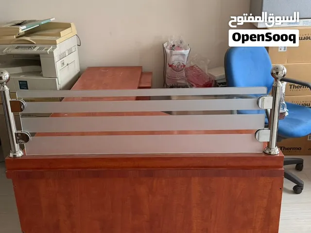 طاولة مكتبيه L شكل