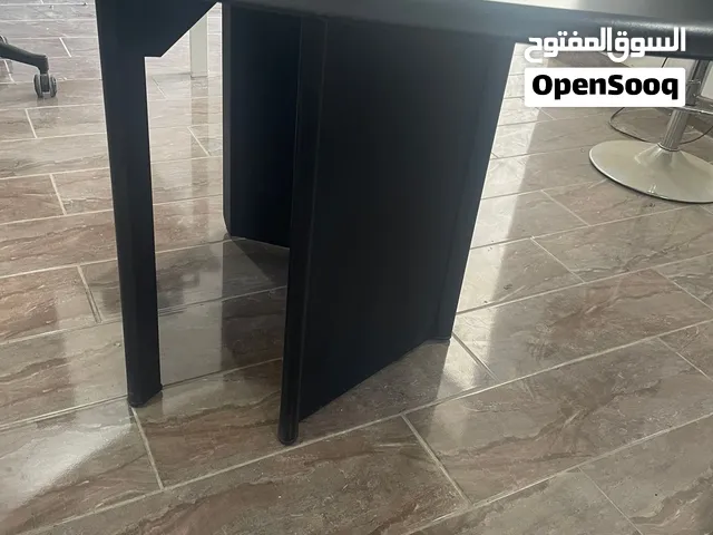 طاوله اجتماعات مثلثه