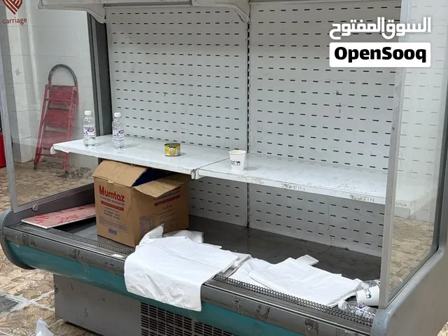 للبيع ثلاجة عرض 2.5 متر