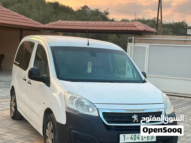 بيجو بارتنر بحالة الشركة دهان شركة ما عدا 3 قطع ولا دقة بلاطة جير ماطور شركة عداد قليل