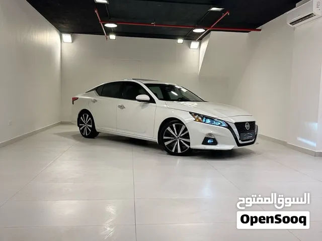 نيسان التيما بلاتينيوم 2020 لون ابيض