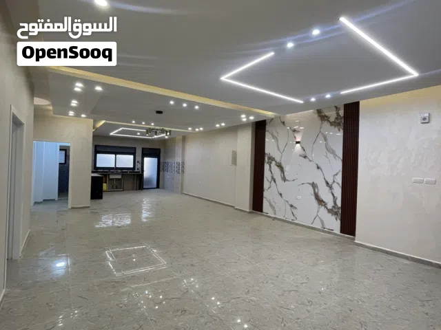 بسعررر مناسب  شقة فخااامة سوبر ديلوكس بنابلس الجديدة 165م لم تسكن من قبل بعمارة فاخرة واطلالة روعة