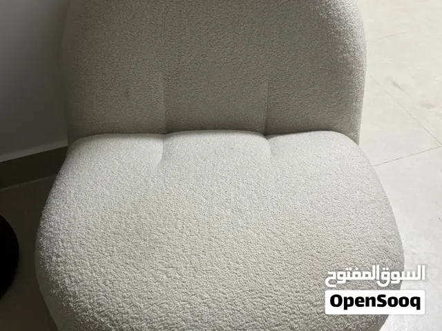 كرسي صغير جانبي
