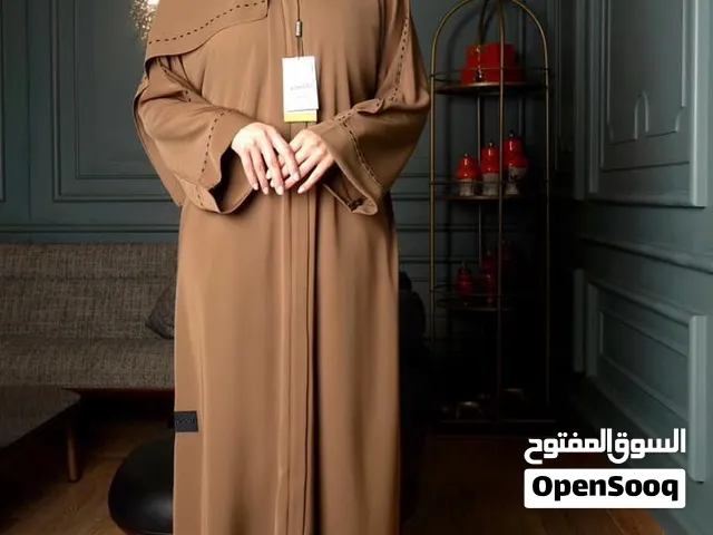 عبايات جواهر خامة سعودية بالشال وايضاً بشت سعودي ب ثلاث ألوان البيع جملة فقط