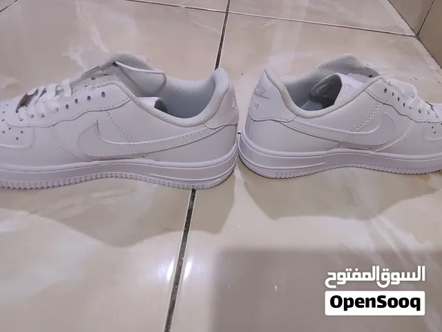 نايكي ايرفورس 1.   Nike airforce 1