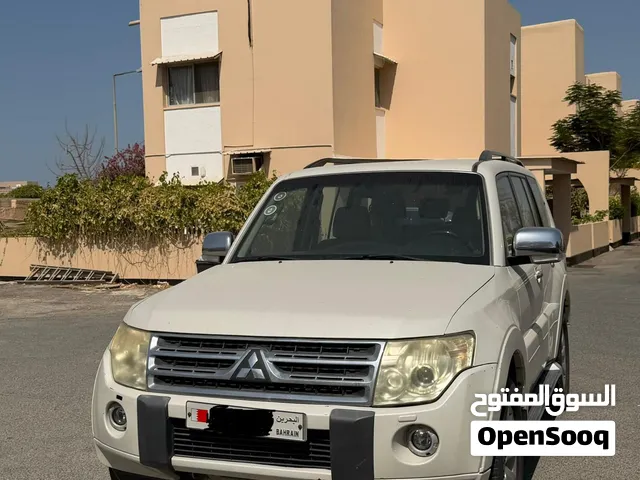 white mitsubishu pajero for sale, price is negotiable