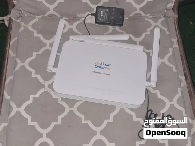 راوتر هواوي عمانتل بحالة ممتازة شبه جديد + المحول الأصلي