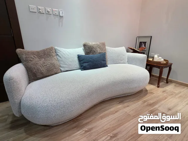 2 sofas for sale enough for 8 seats - 2 كراسي للبيع يكفي ل8 مقاعد