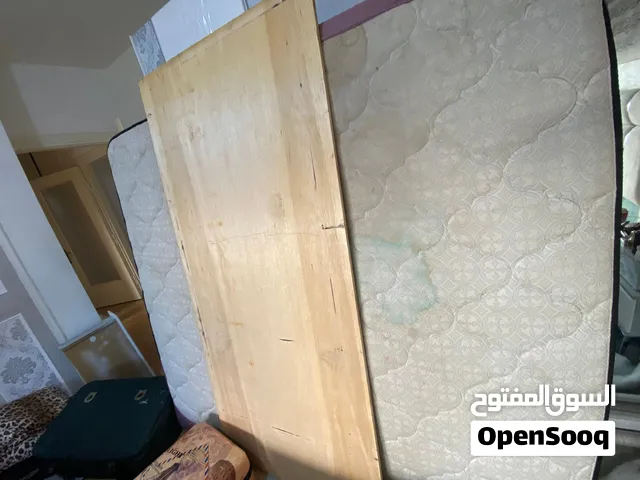 فرشه مجوز مستعمل بحاله ممتازة قابل للتفاوض