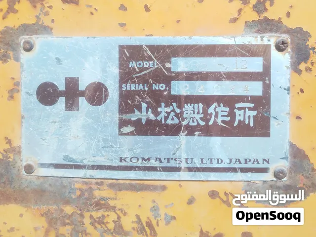 سلام عليكم للبيع بلدوزر كوماتسو D65-12 الموديل: 1980 تقريباً الصنع: اليابان الحالة: محرك وكمبيو تمام
