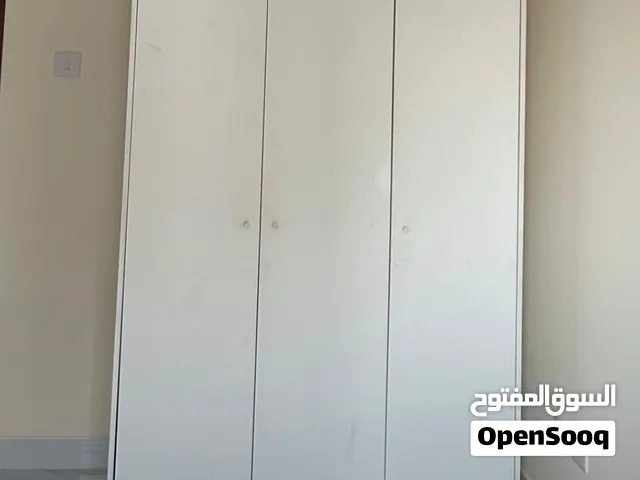 Cabinet 3 doors