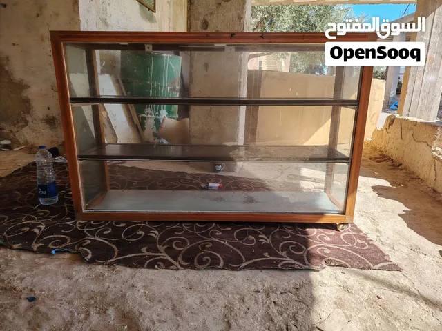 تخوت للبيع بحال الوكالة وطاولة معجنات