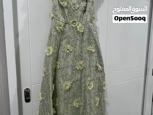 فستان سهر انيق للبيع لبسه واحده نظيف جدا