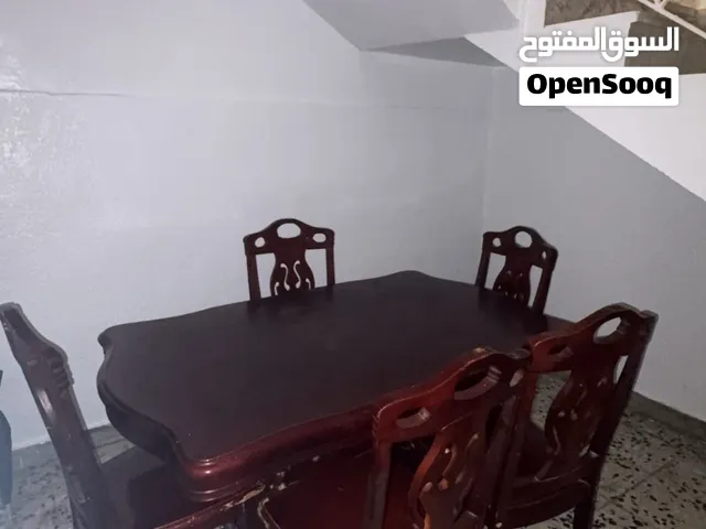 طاوله وخمسه كراسي ايطاليه نضيفه