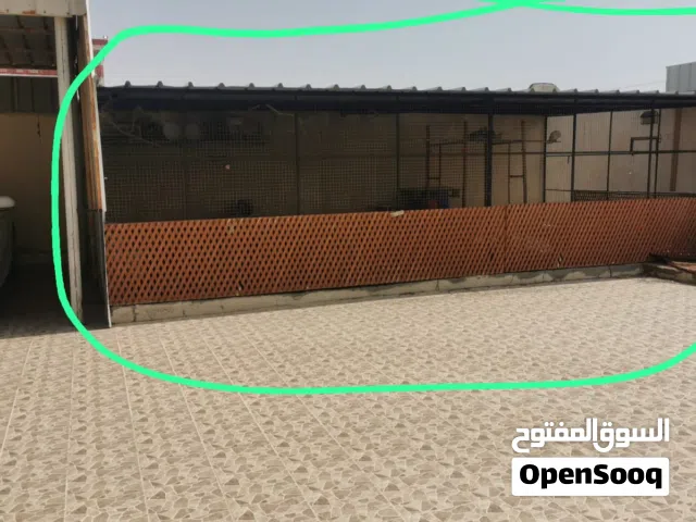 للبيع قفص كبير كبره حوالي ثلاث باركنات سياره