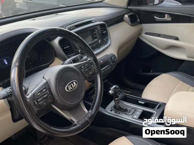 SUV Kia in Muscat