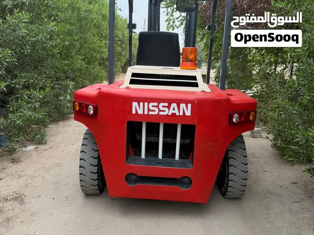 للبيع رافعه شوكيه نوع/نيسان حموله/8طن موديل2008 بسعر مناسب