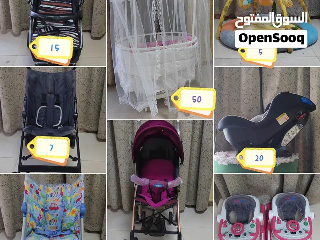 عربة اطفال جوده ممتازه واستخدام بسيط