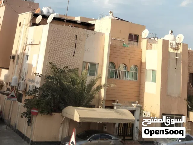 1 executive room available near tariq pastries Muharraq Block 210. furnished with attatch Bathroom