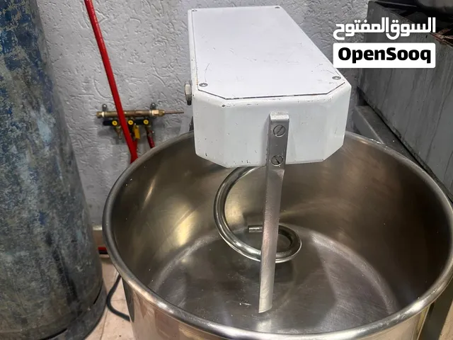 عجانة سربياني ايطالي  20 كيلو 3 فاز مش مستعمله الا شهر