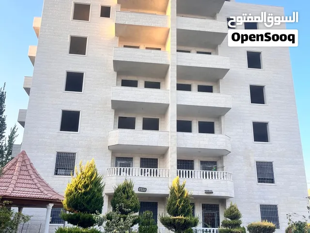 شقتان غير مفروشتين للإيجار,   تتوفر شقتان واسعتان للإيجار