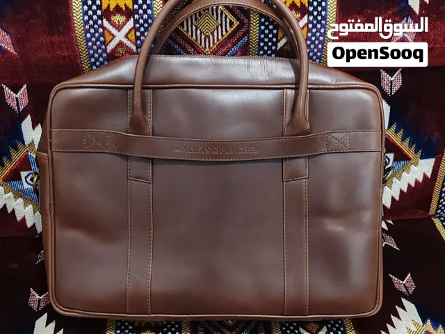 حقيبة جلدية فاخرة وعملية من البراند الشهير Mallets & Punches