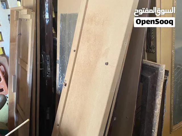 دولاب خشب ماليزي 3 أبواب بحالة ممتازة للبيع