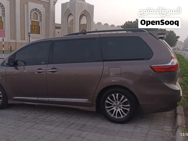 Used Toyota Sienna in Muscat