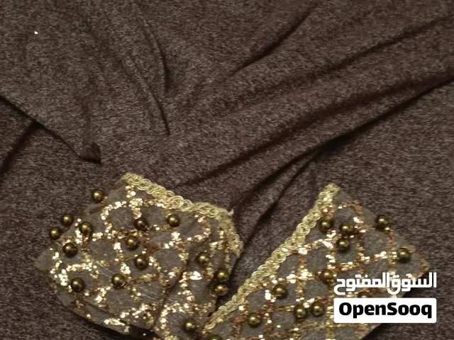 دشداشة نسائية شتوية مطرزة باللؤلؤ والترتر (حالة ممتازة)