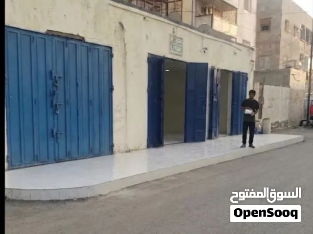 فرصة تأجير محل عاجلة في عدن المعلا - منطقة حافون ،خلف عمارة أولاد ثابت (مقابل مسجد التواب الجديد