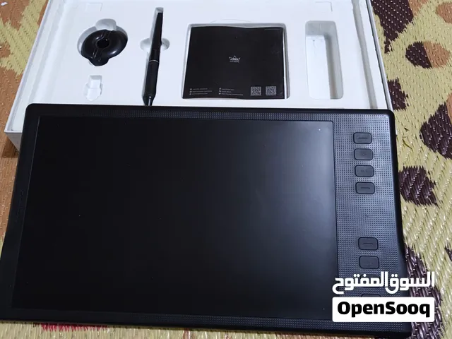 تابلت رسم هندسي ورسم اللكتروني بحالة فوق الجيدة ونضيف+جميع الملحقات موجودة كما في الصوره لرسمي الخاص