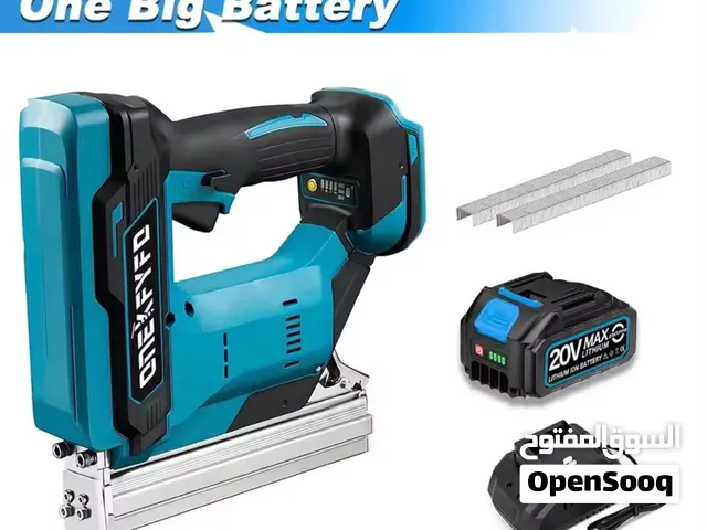 Nail gun with battery