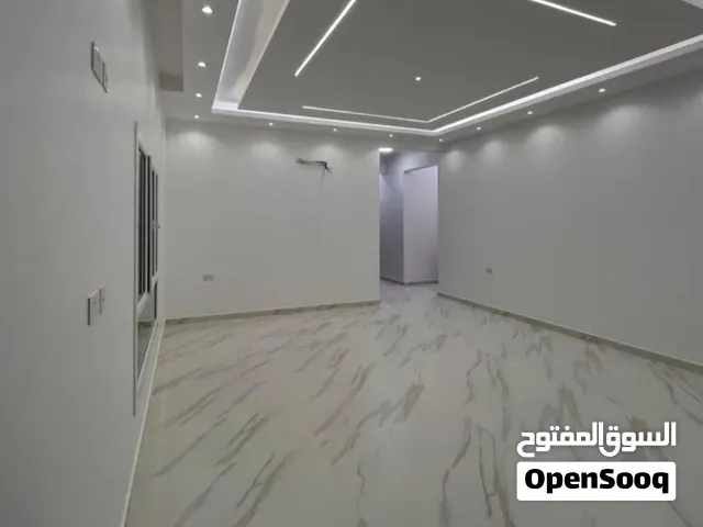 فيلا للايجار في مسقط المعبيلةتتكون من 4 غرف نوم وصالة واسعة و4 حمامات قريبة من الخدمات وبمكان هادئ .
