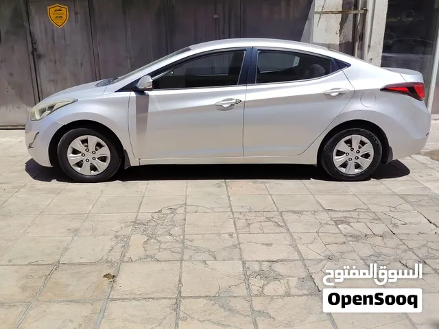 هيونداي النترا 2015 GL MID SUV مستعملة مرخصة بنظام أوتوماتيك فضي