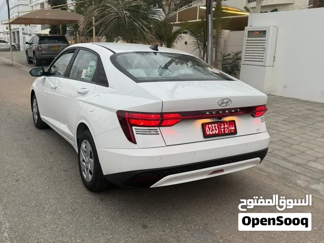 Sedan Hyundai in Dhofar