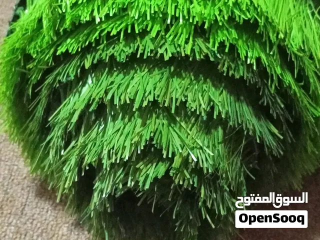 قطعت عشب صناعي غير مستعمله نخب اول للبيع مقاس 2.5 عرض وطول 4.20