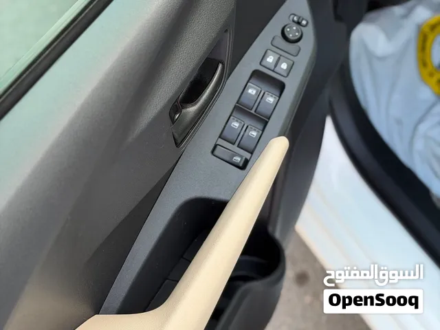 مازدا 6. صالون