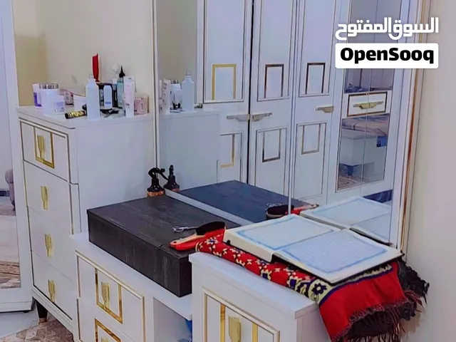سعره مليون وبيها مجال قليل قبل سنه مشتريها 7 قطع تتضمن الطابوريه