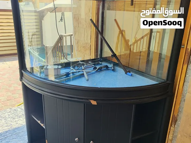 حوض أسماك حجم كبير