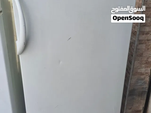 فريزرات اندست ست ادراج 209 لتر لون ابيض مستعمل بحاله جيده جدا