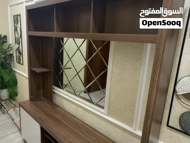 طاولة تلفزيون