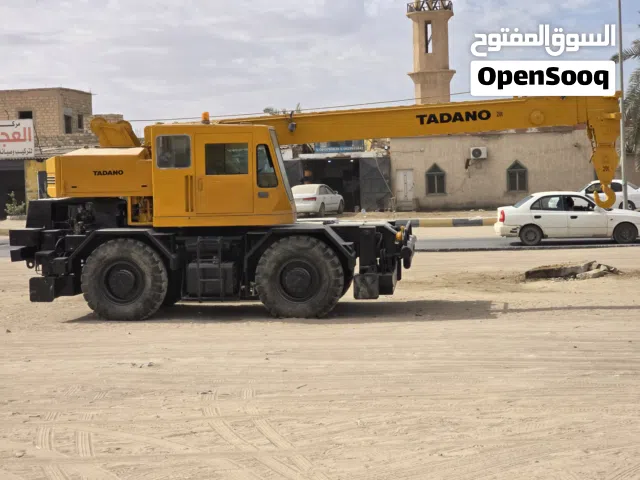 كرين 20 طن دفع رباعي ماركة تادانو بحالة ممتازة للبيع