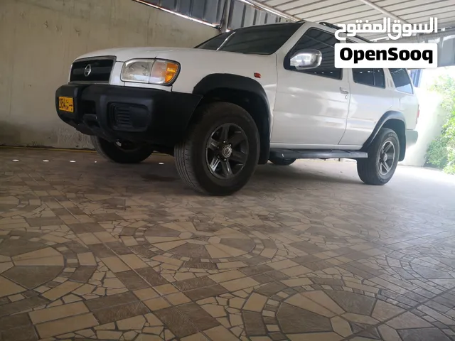 للبيع أو البدل نيسان باثفندر 2002