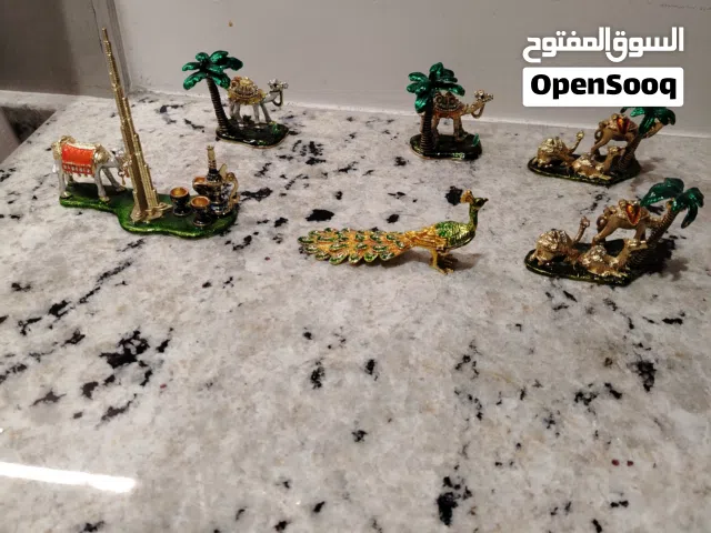 طقم مجسمات معدنية صغيرة للزينة (جمل وطاووس) - بطراز عتيق