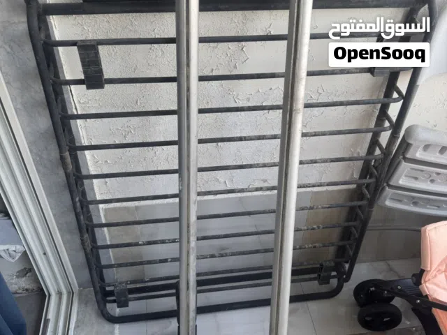 حامله سياره دفندر سعر الشراء 300 سعر البيع 100 للجادين فقد استعمال خفيف بس يبيلها غسله تركب عل جميع
