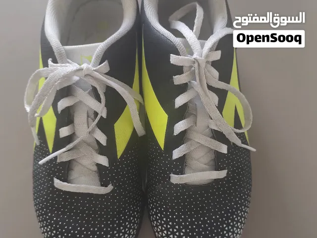 حذاء رياضي Diadora unisex  مقاس 35 مستعمل 10 دينار