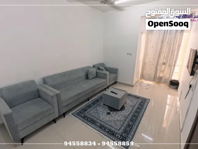 شقة للايجار مفروشة في المعبيلة الجنوبية بقرب  نيستو وسوق راشد فرش جديد وراقي جدا