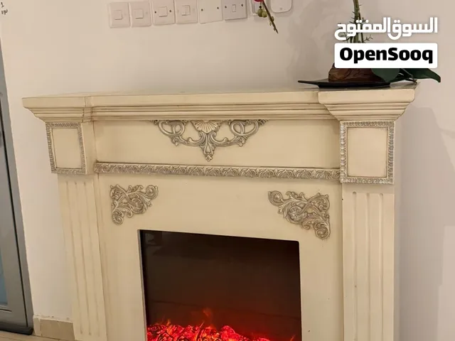 مدفأة ديكورية إلكترونية (موقد ديكور مع إضاءة لهب) بحالة ممتازة