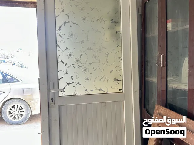 2 قواطع وباب فردي