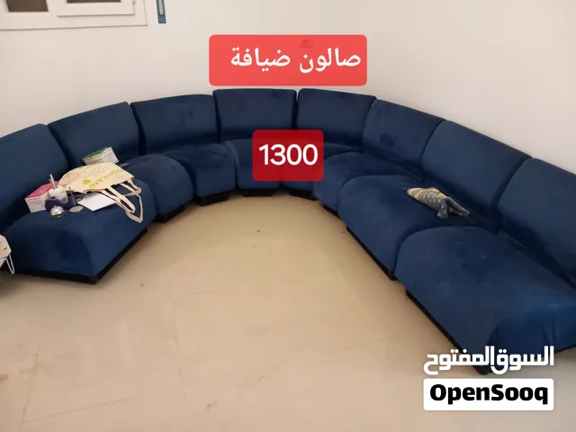 اثاث يخص عيادة جلدية وتجميل